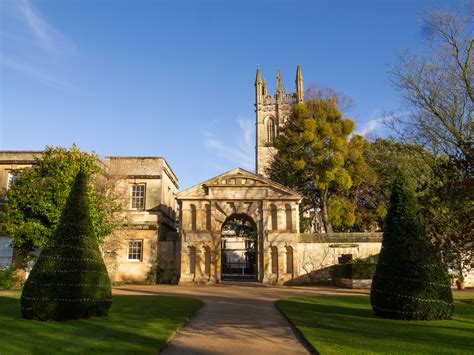 The Oxford Botanic Garden: A Paradise for Plant Lovers and Inquisitive Minds!