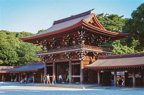  Jingu Gaien: A Picturesque Oasis of Nature and Culture in Tokyo!