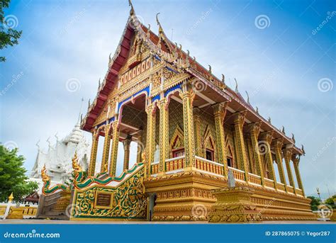 Yai Temple: Một Di Sản Văn Hóa Đầy Màu Sắc Và Lịch Sử Huyền Thoại!